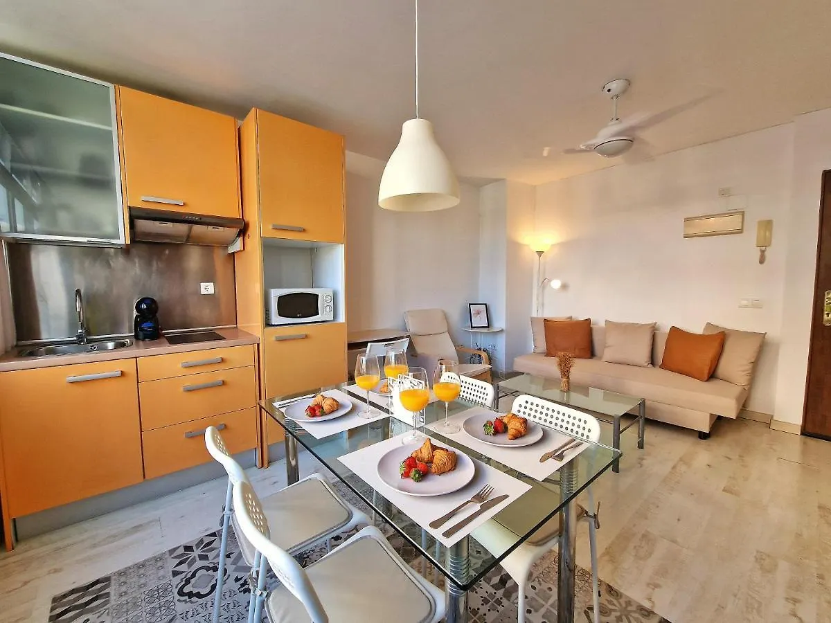 Apartamento Confortable Apartamento En El Centro De Torremolinos Con Parking