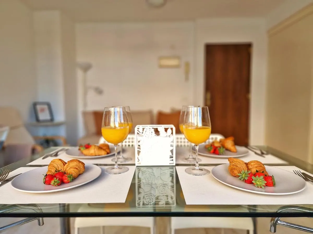 Apartamento Confortable Apartamento En El Centro De Torremolinos Con Parking